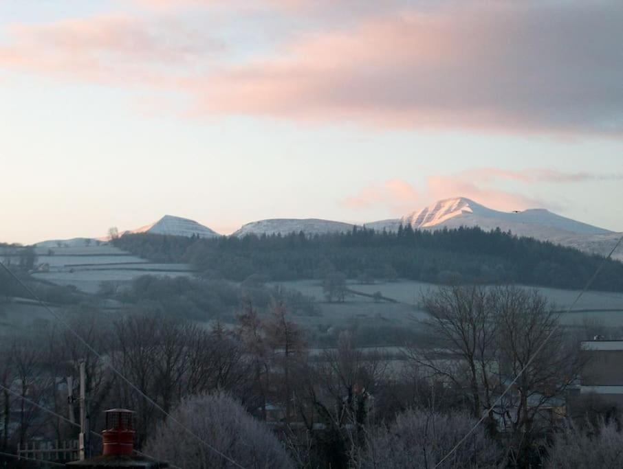 Вілла Mountain Views In The Heart Of Brecon Town Екстер'єр фото